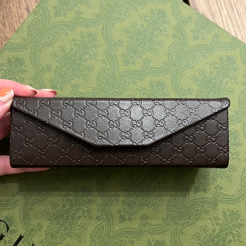Gucci glasses case in brown